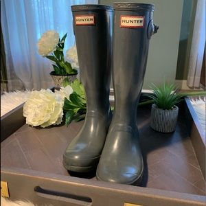 🎉SOLD 🎉Hunters